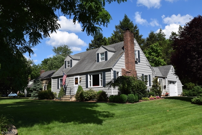 Property Photo:  2556 Mountain Ave  NJ 07076 