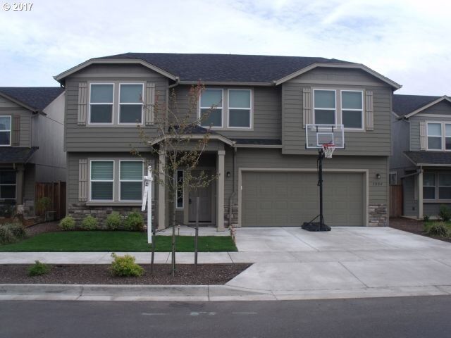 Property Photo:  1884 Adelman Loop  OR 97402 