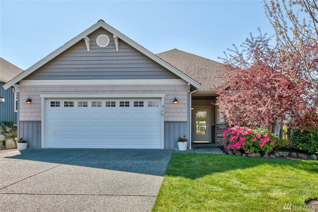 Property Photo:  517 Shady Lane  WA 98273 