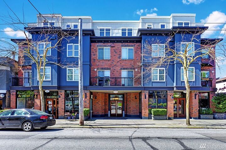 1909 10th Ave W 103  Seattle WA 98119 photo