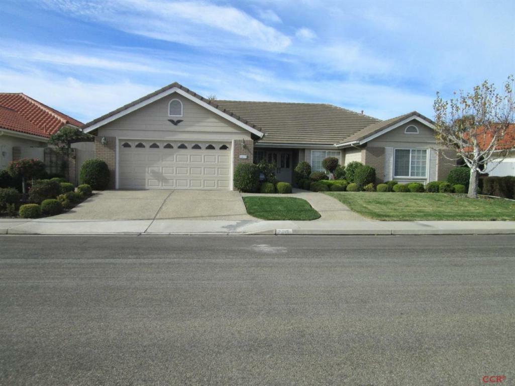 Property Photo:  2417 Nicklaus Drive  CA 93455 