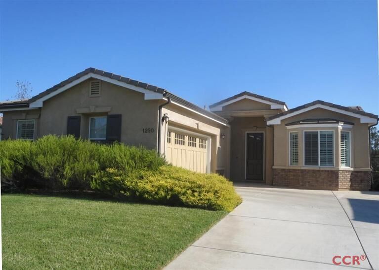 Property Photo:  1250 Hollysprings  CA 93455 