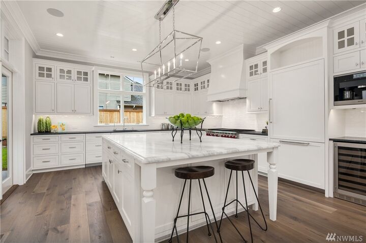 Property Photo: 6220 SE 27th St WA 98040