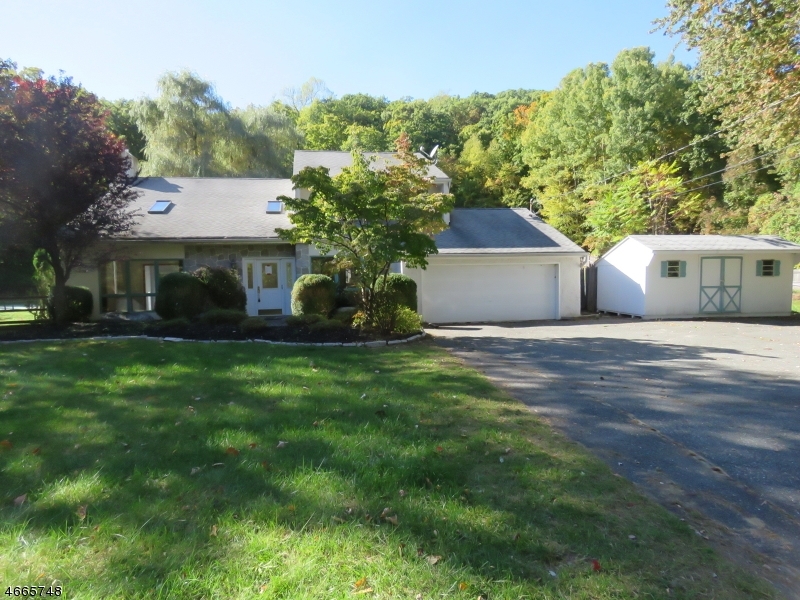 Property Photo:  390 W Mountain Rd  NJ 07871 