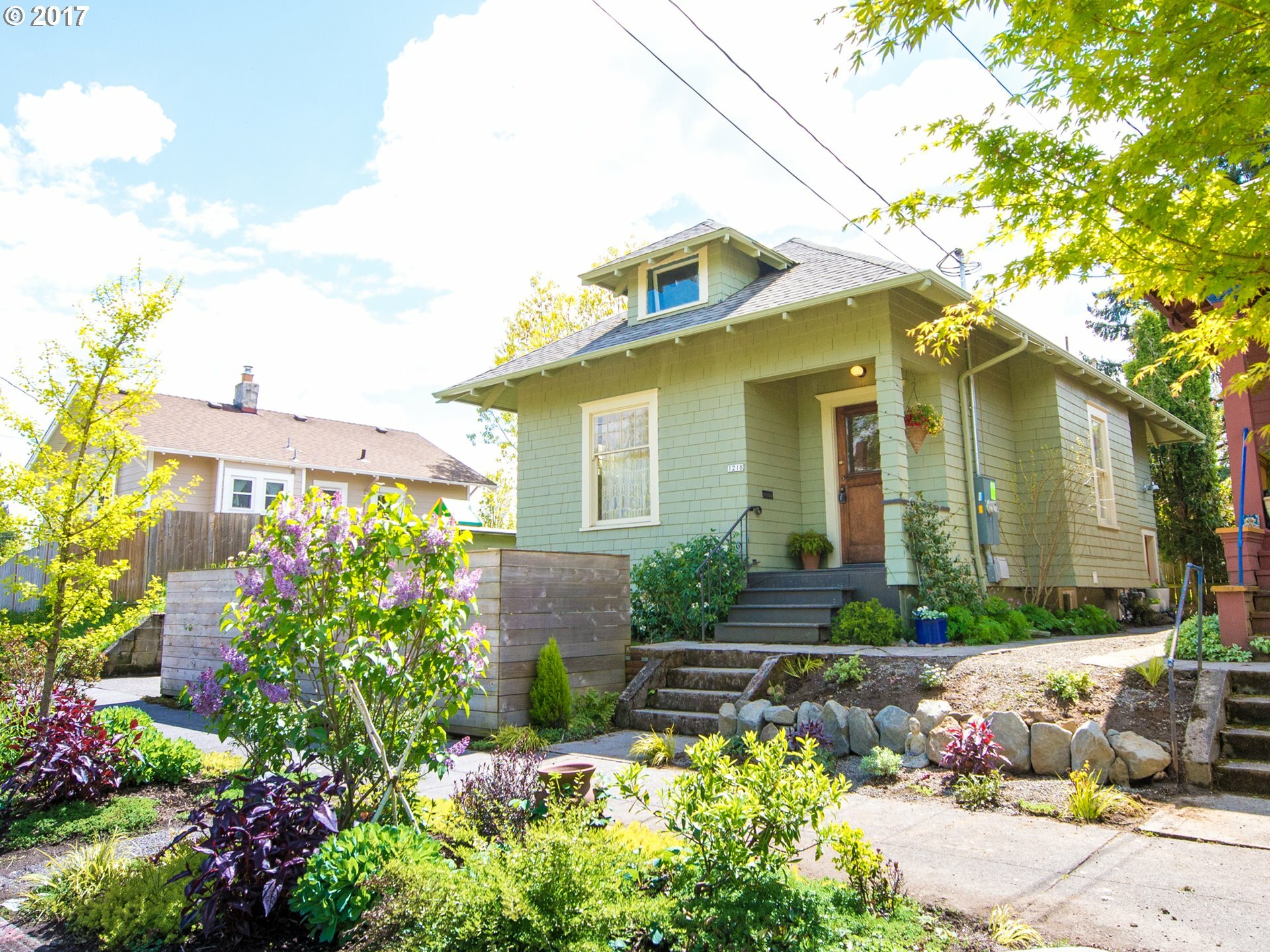 Property Photo: 1218 N Simpson St OR 97217
