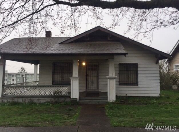 Property Photo:  1801 S Yakima Avenue  WA 98405 