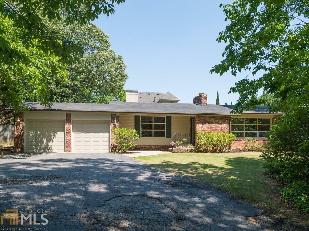 Property Photo: 5105 High Point Rd GA 30342
