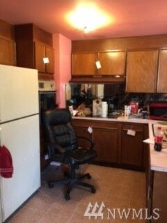 Property Photo:  3900 S 294th St  WA 98001