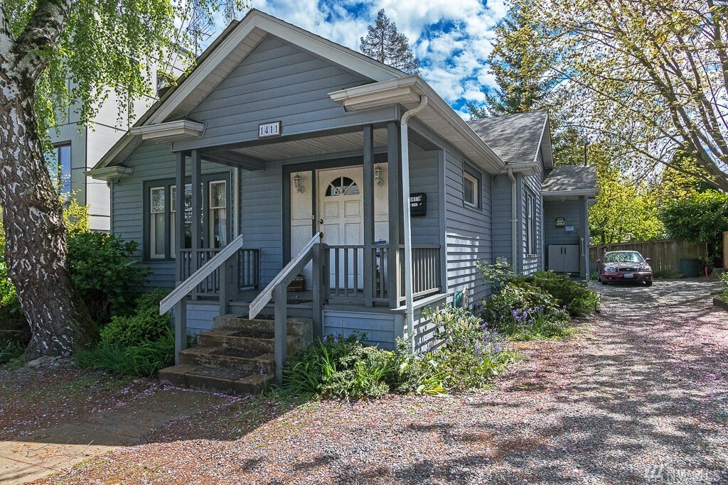 Property Photo:  1411 N 85th St  WA 98103 