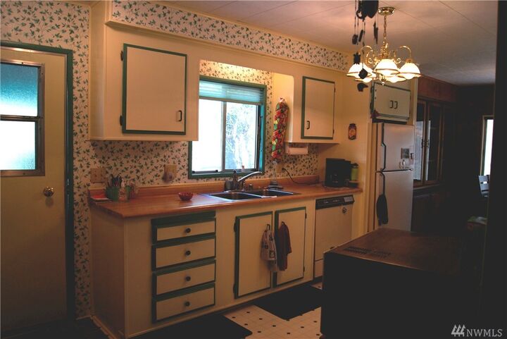 Property Photo:  411 Lufkin Lane  WA 98862 