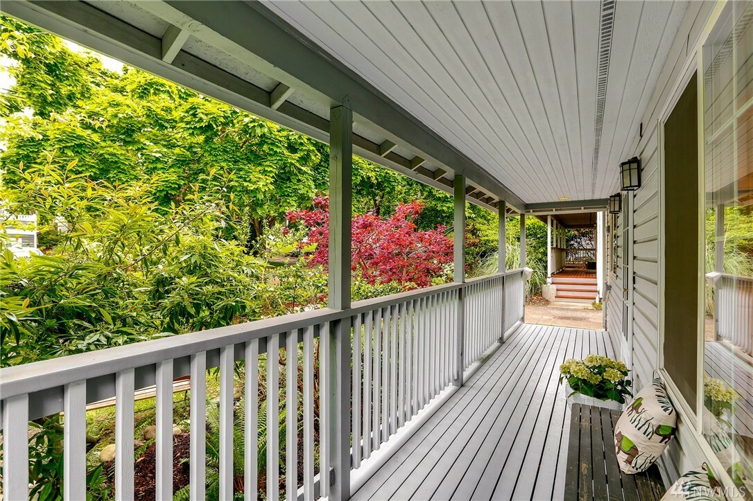 Property Photo: 922 25th Ave S WA 98144