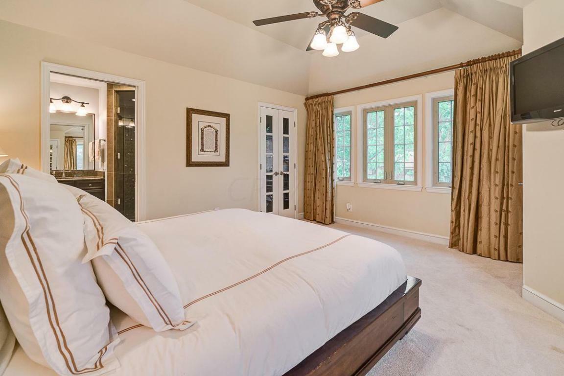 Property Photo: 2690 Bryden Road OH 43209