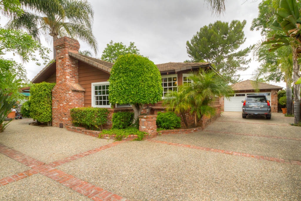 Property Photo: 1703 Avocado Dr. CA 92083
