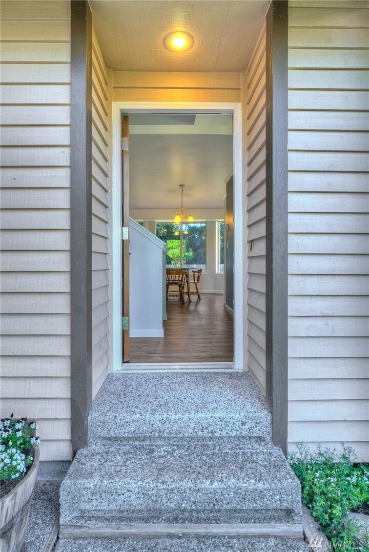 Property Photo: 513 Bathke Ave WA 98022