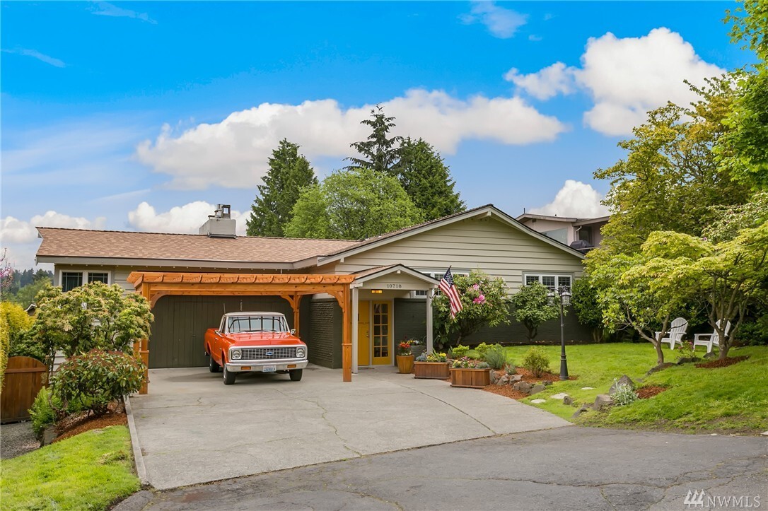 Property Photo:  10718 12th Ave NW  WA 98177 