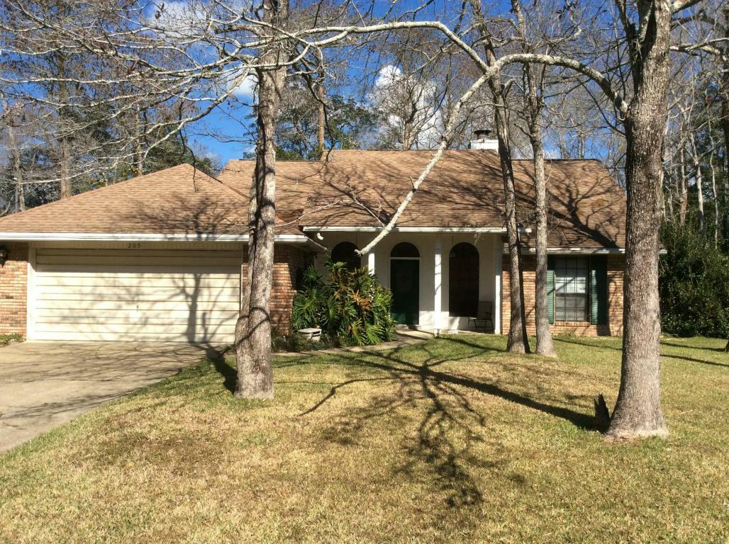 Property Photo:  205 Northampton Circle  FL 32547 