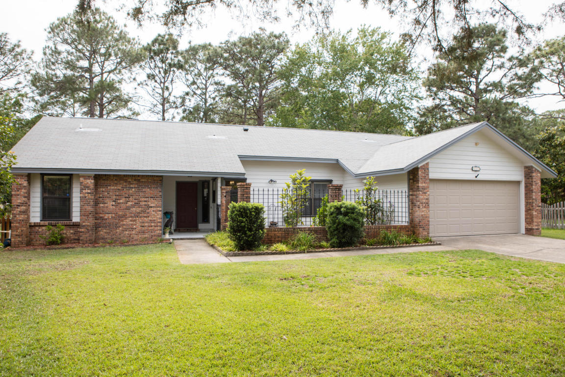 Property Photo: 203 W Muirfield Cove FL 32578