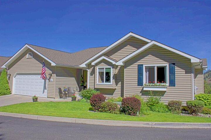 506 W Persimmon Ln  Spokane WA 99224-8451 photo