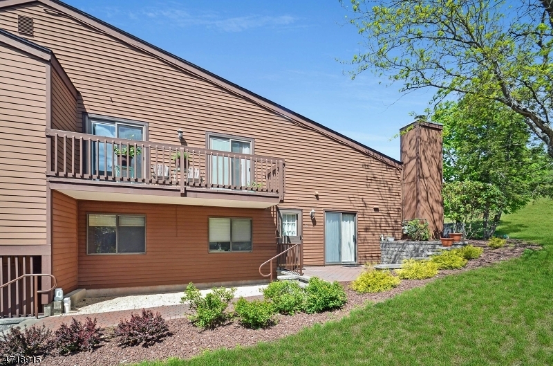 Property Photo: 55 Meadowview Dr NJ 08801
