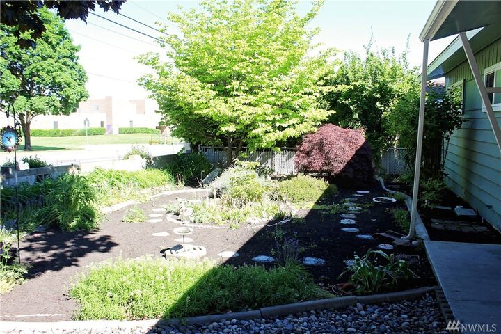 Property Photo:  1105 S Miller St  WA 98801 