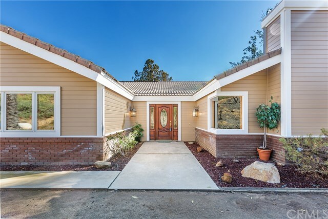 Property Photo: 44925 Via Vaquero CA 92590