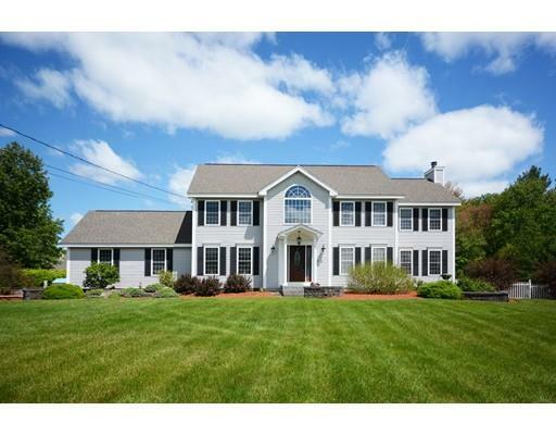 Property Photo:  4 Briarwood Lane  NH 03052 