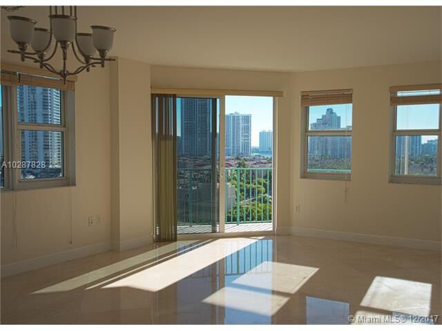 Property Photo:  19900 E Country Club Dr 1001  FL 33180 