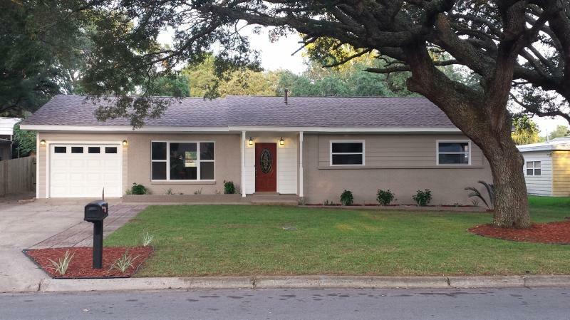 Property Photo:  28 Azalea Dr  FL 32569 