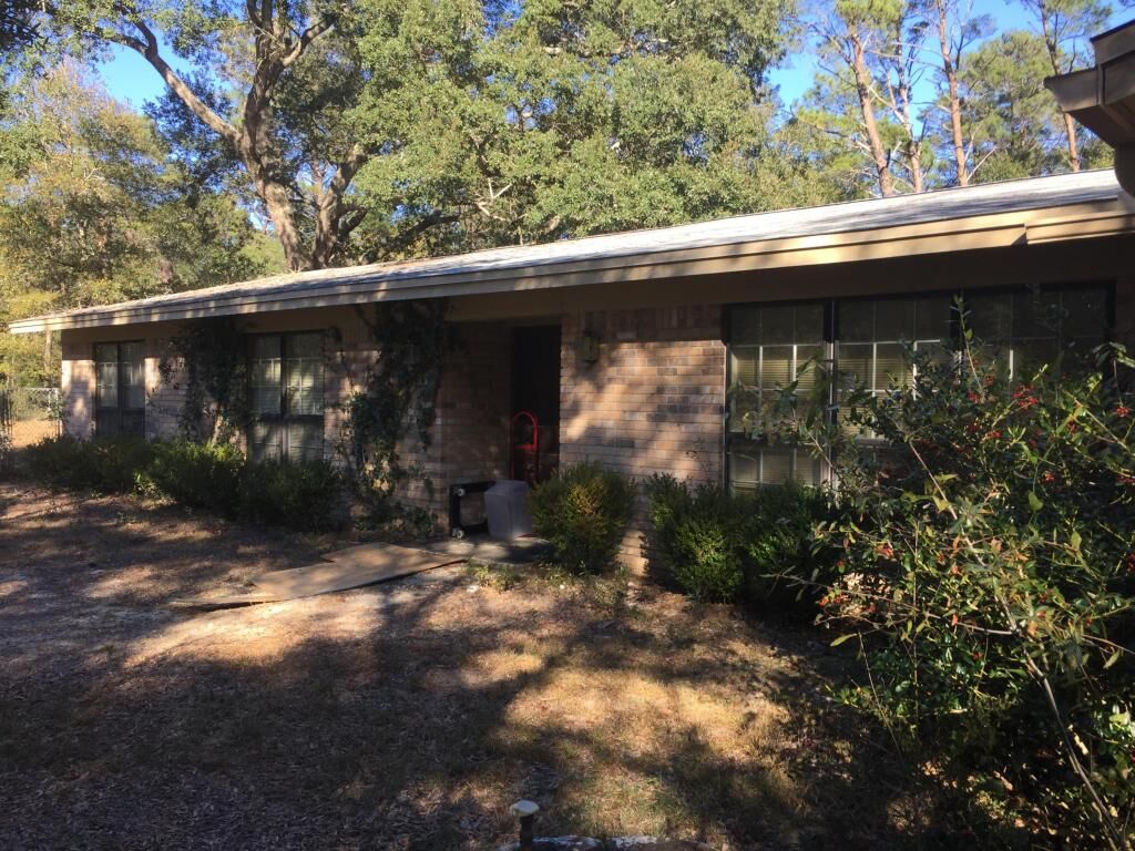 Property Photo: 106 Pamela Ann Drive FL 32547