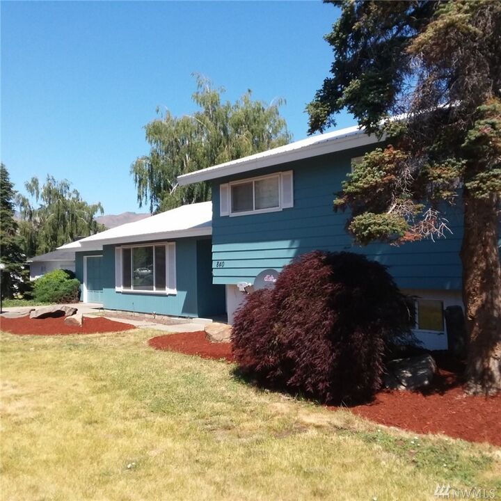 Property Photo:  840 Stevens St  WA 98801 