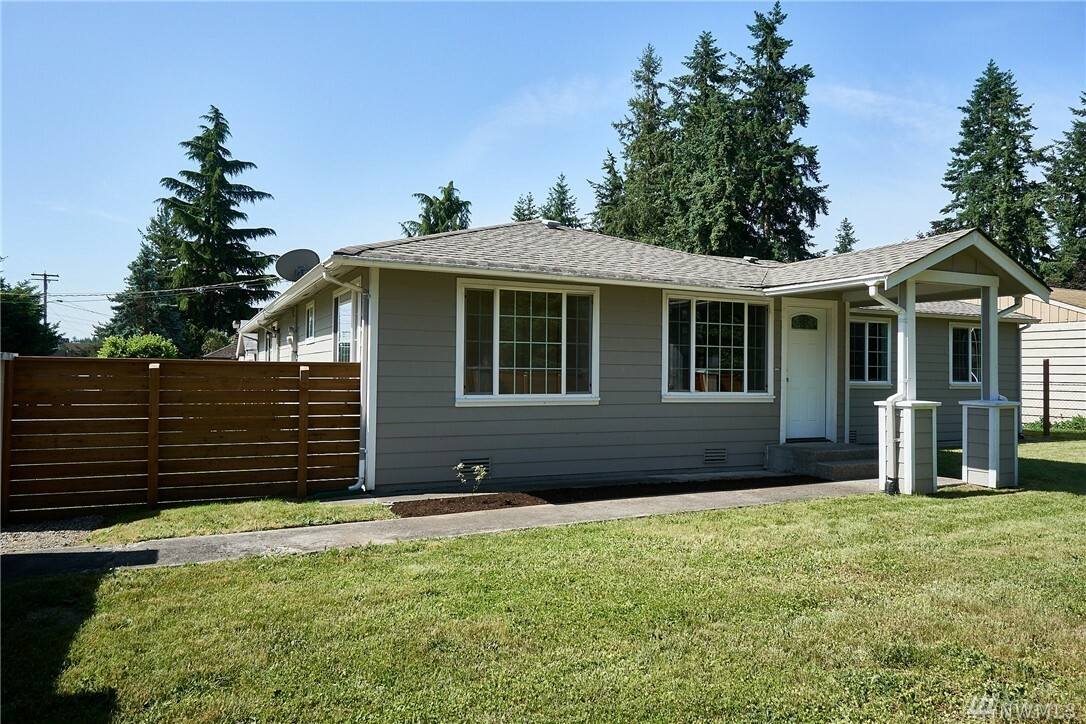 Property Photo:  16643 SE 268th St  WA 98042 