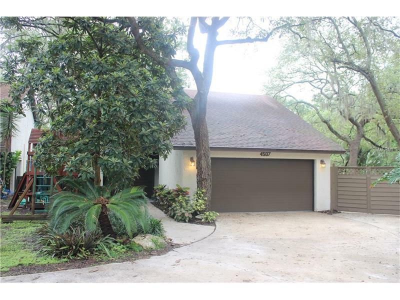 Property Photo: 4507 Sweetwater Lake Drive 4507 FL 33613