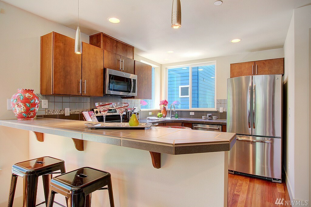 Property Photo: 480 N 130th St WA 98133