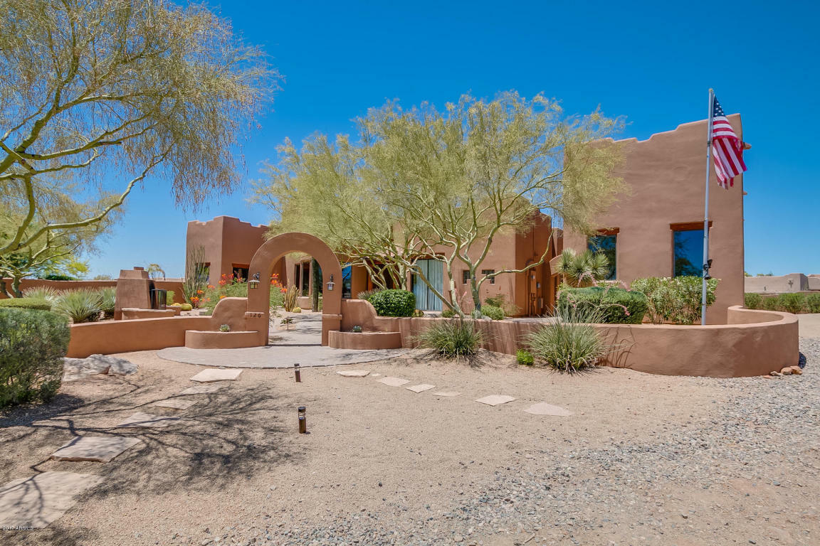 Property Photo: 126 W Desert Hills Drive AZ 85086
