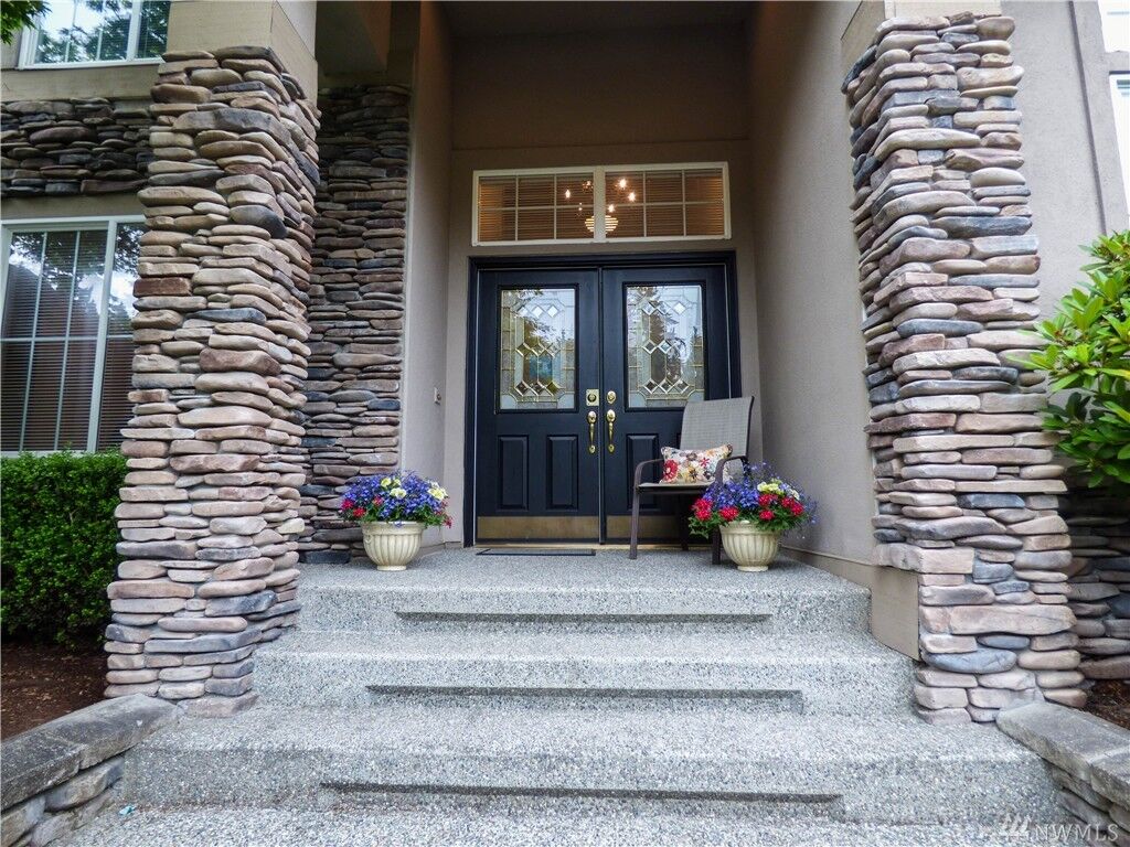 Property Photo: 6929 205th St SE WA 98296