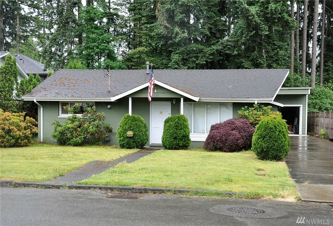 Property Photo:  3431 NE 8th St  WA 98056 