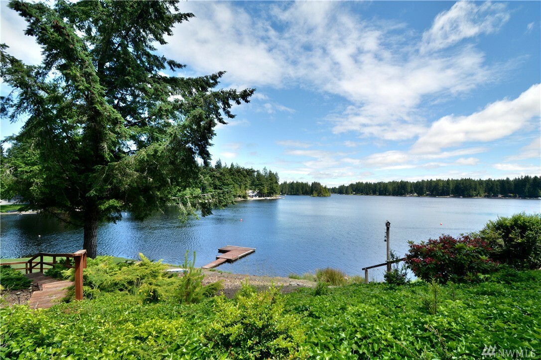 Property Photo:  930 E St. Andrews Dr  WA 98584 