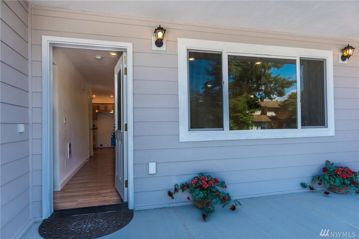 Property Photo: 1935 Virginia Ave WA 98239