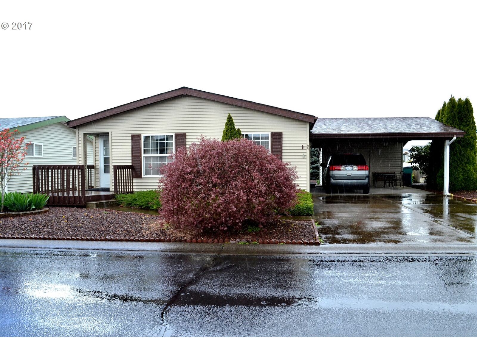 Property Photo: 16500 SE 1st St 107 WA 98684