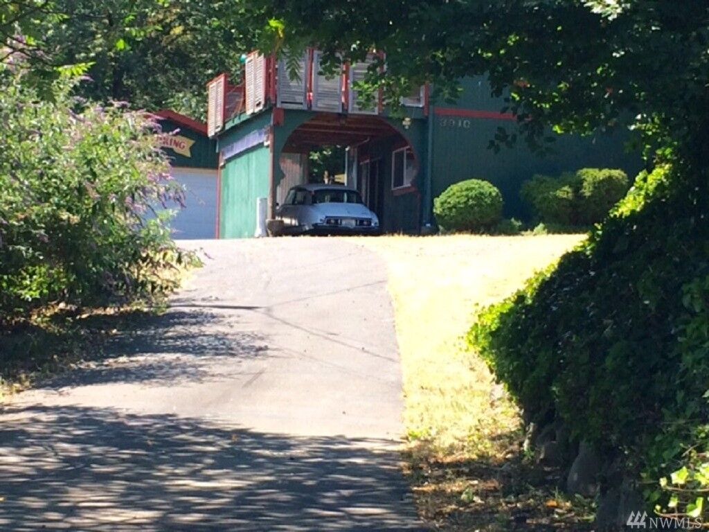 Property Photo:  3910 S 114th St  WA 98168 