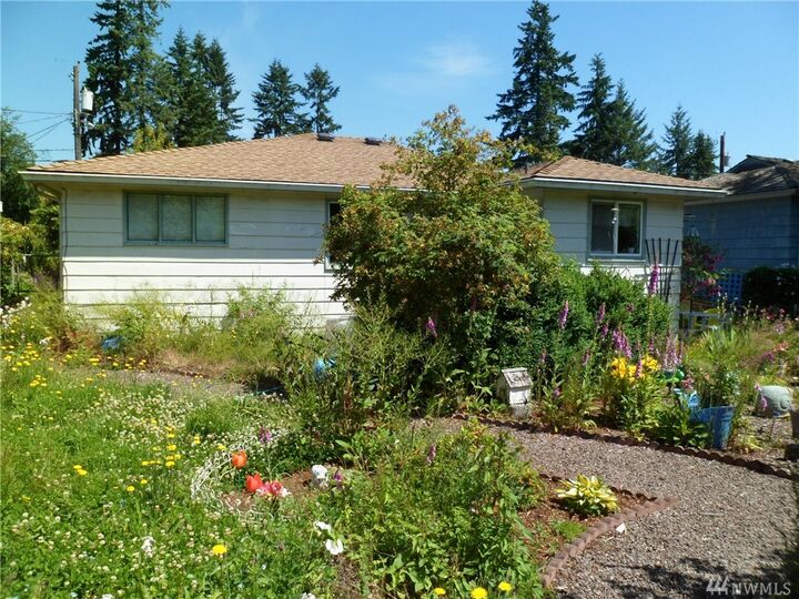 Property Photo:  508 61st St SE  WA 98203 