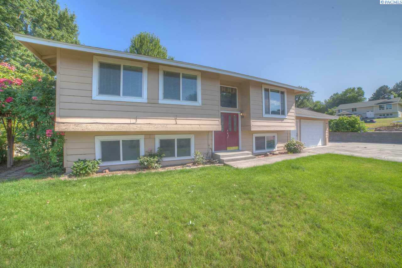 1009 W Park Hills Dr  Kennewick WA 99337-4161 photo