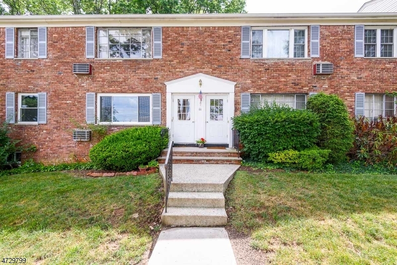 Property Photo:  11 Wedgewood Dr, Unit 89  NJ 07044 