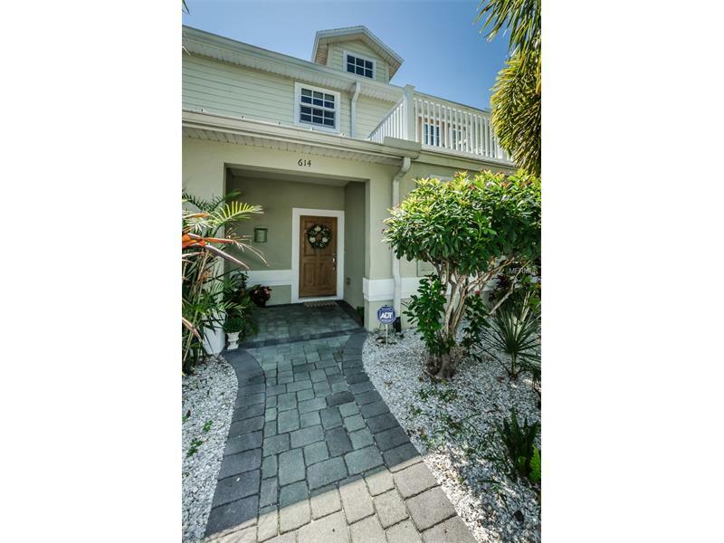 Property Photo:  614 S Florida Avenue  FL 34689 