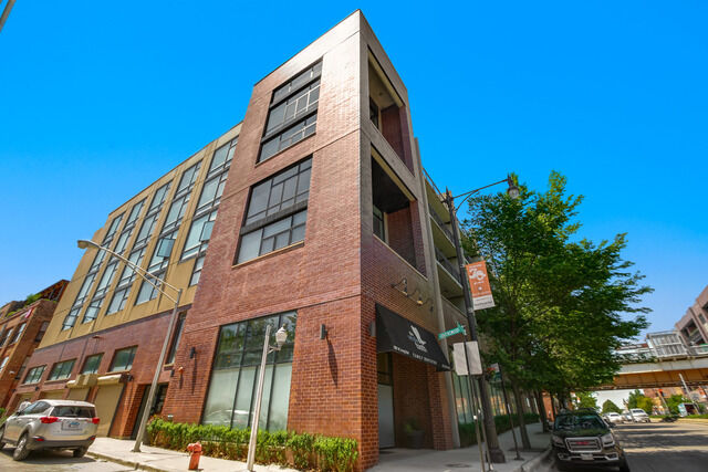 Property Photo:  3946 N Ravenswood Avenue 509  IL 60613 