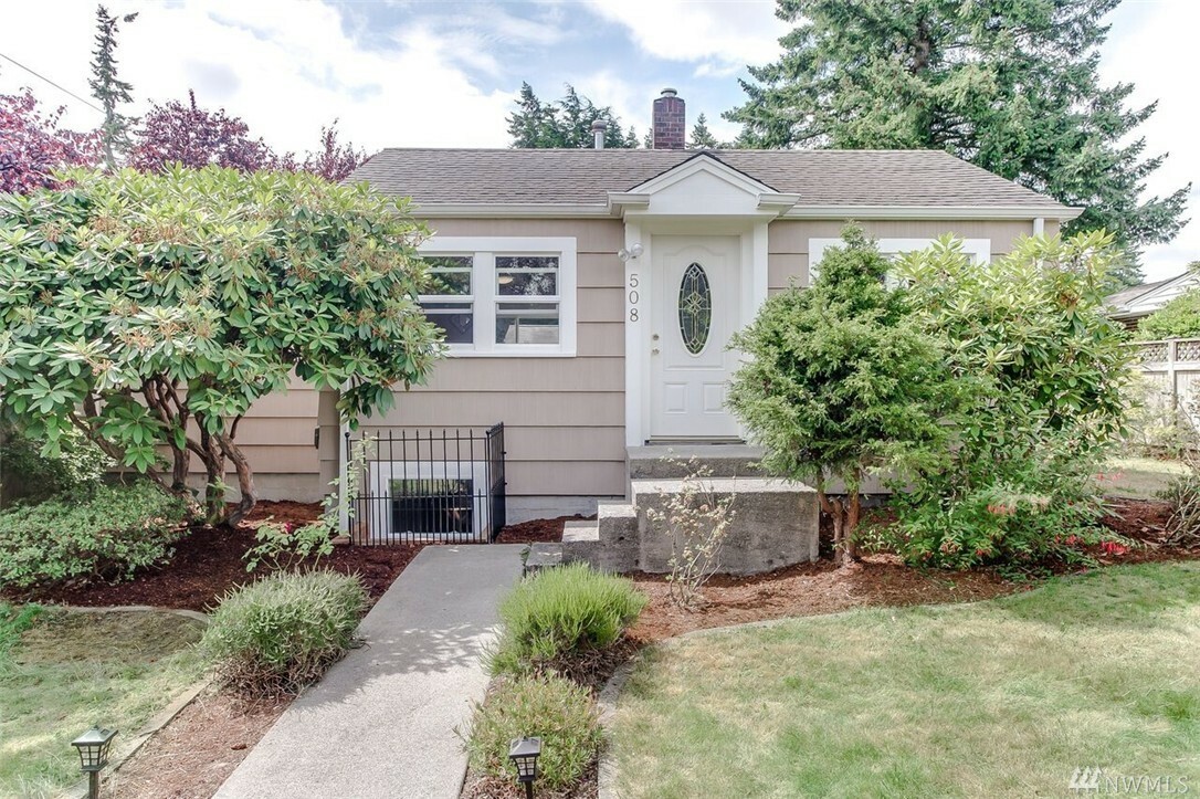 Property Photo:  508 Rose Way  WA 98203 