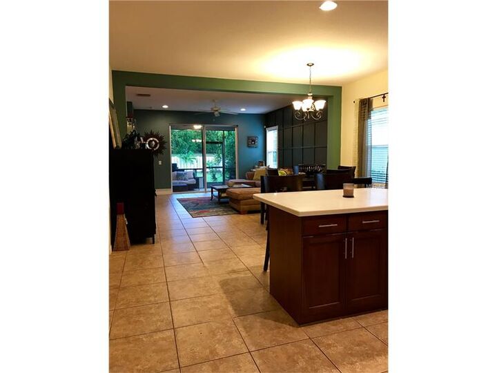 Property Photo: 11806 Forest Park Circle FL 34211
