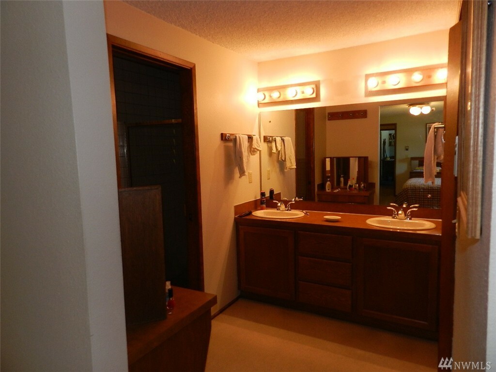 Property Photo: 4413 113th Place NE WA 98270