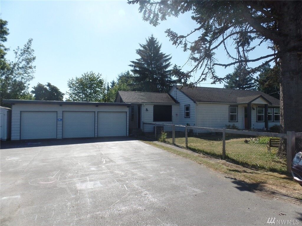 Property Photo:  4414 332nd Avenue SE  WA 98024 