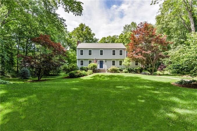 Property Photo:  25 Kings Lane  CT 06897 